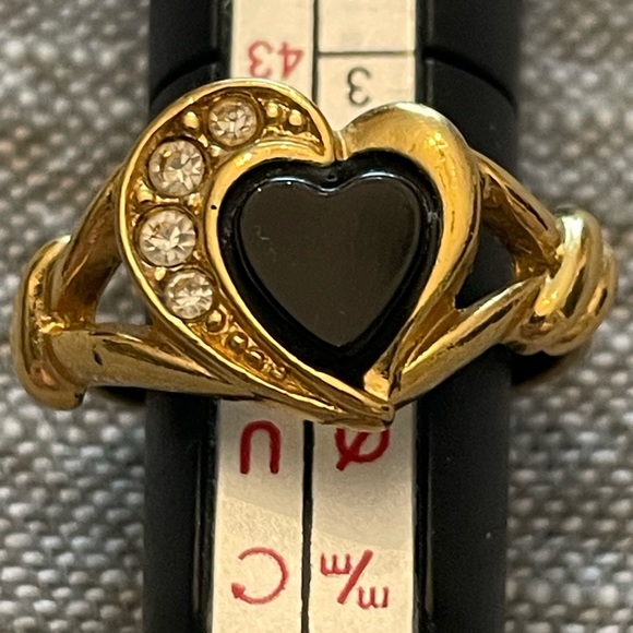 Vintage Avon Ring - Picture 4 of 11